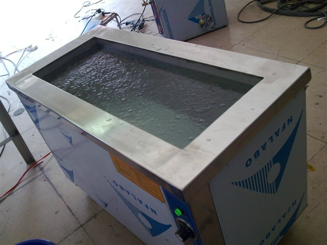  散热器超声波清洗机